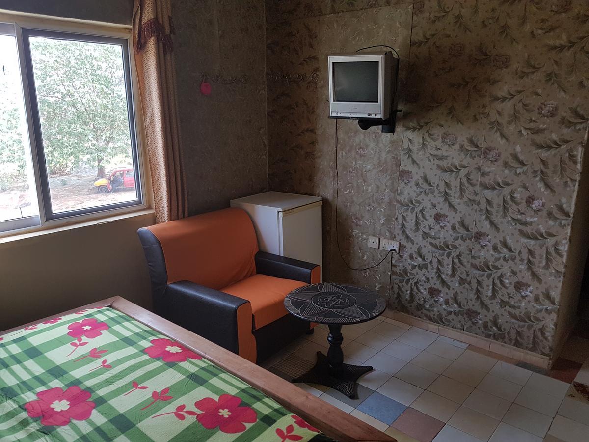 קומסי Open Space Hotel מראה חיצוני תמונה